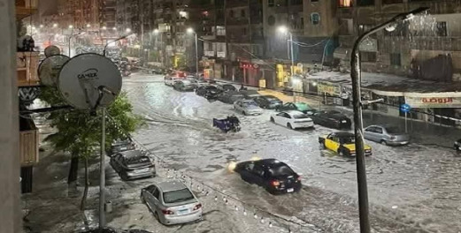 عاصفة تضرب الإسكندرية