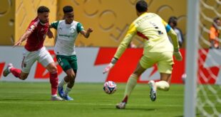 بالمي́راس يقهر الأهلي 2‑0 رغم التوقف لساعة بسبب الطقس