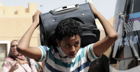 خبراء اقتصاديون: 15 مليار دولار تتحملها مصر لاستضافة 10.5 مليون لاجئ من مختلف الجنسيات